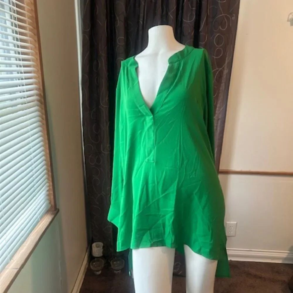 Eloquii Kelly Green Hi/Lo split neck side splits tunic, size 18